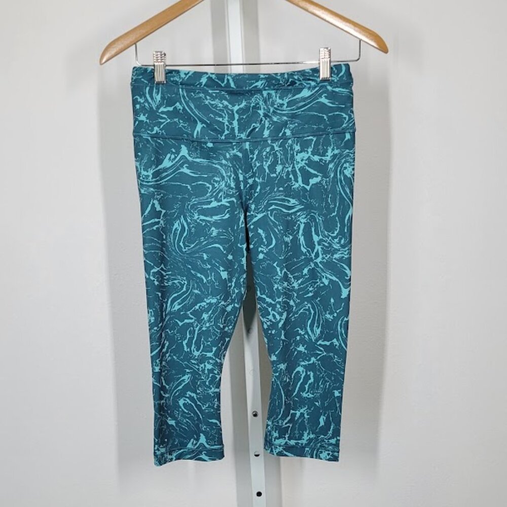 ATHLETA  accelerate crop 3/4 legging Sz M